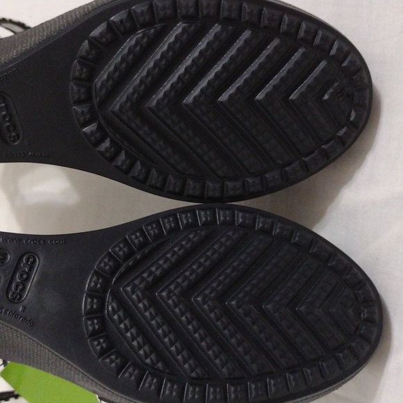 NWT Crocs Women’s Leigh Graphic Wedge Sandals 8 Black & White Platform Open Toe